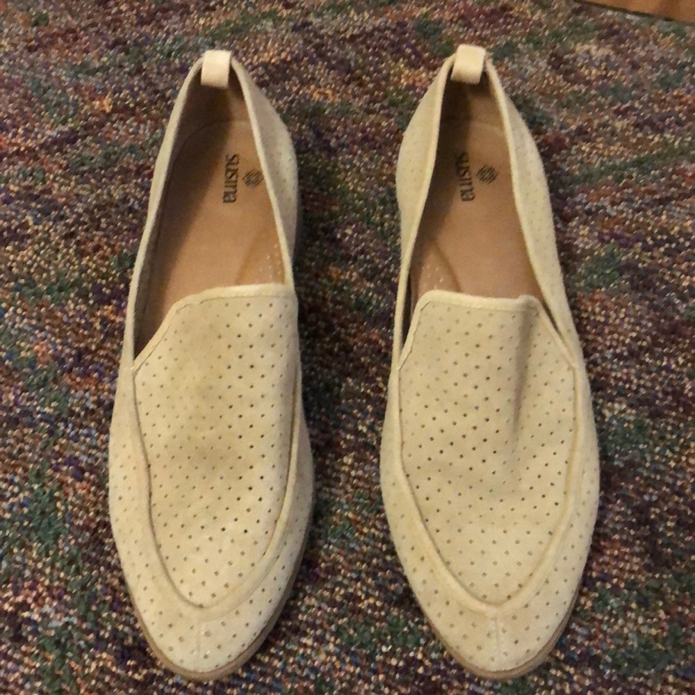 Perforated loafers